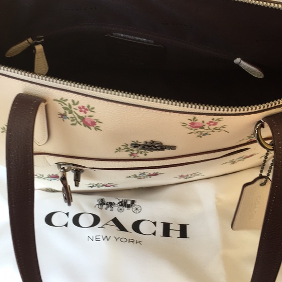 🌹SOLD! Coach shoulder bag, new with tag! - Picture 4 of 5
